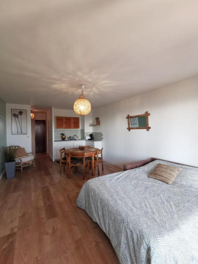 "Les Palmiers" Studio Spacieux Vue Mer Terrasse & Parking Saint-Cyr-sur-Mer Exterior photo
